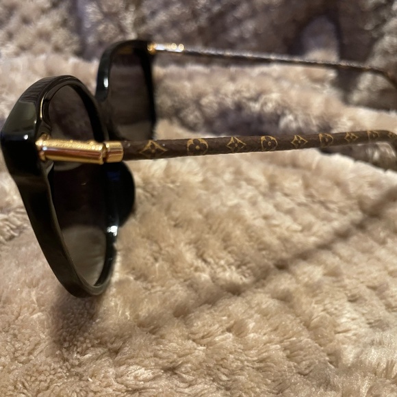 Louis Vuitton First Square Sunglasses - Picture 13 of 14